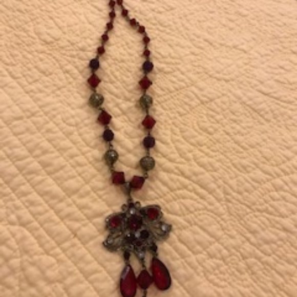 NWOT Vintage look red Necklace - Picture 1 of 3